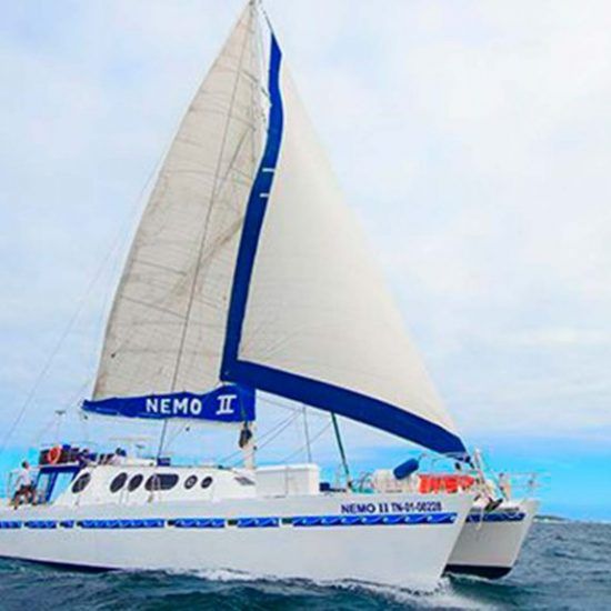 Nemo II yacht galapagos