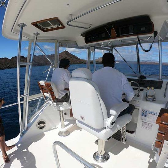 Altamar Yacht galapagos Day tours