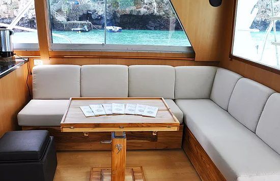 Promesa Yacht galapagos Day tours